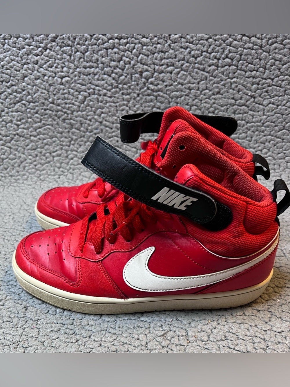 Nike Court Borough Mid 2 Boys Size 6.5 Y Red And White High Tops